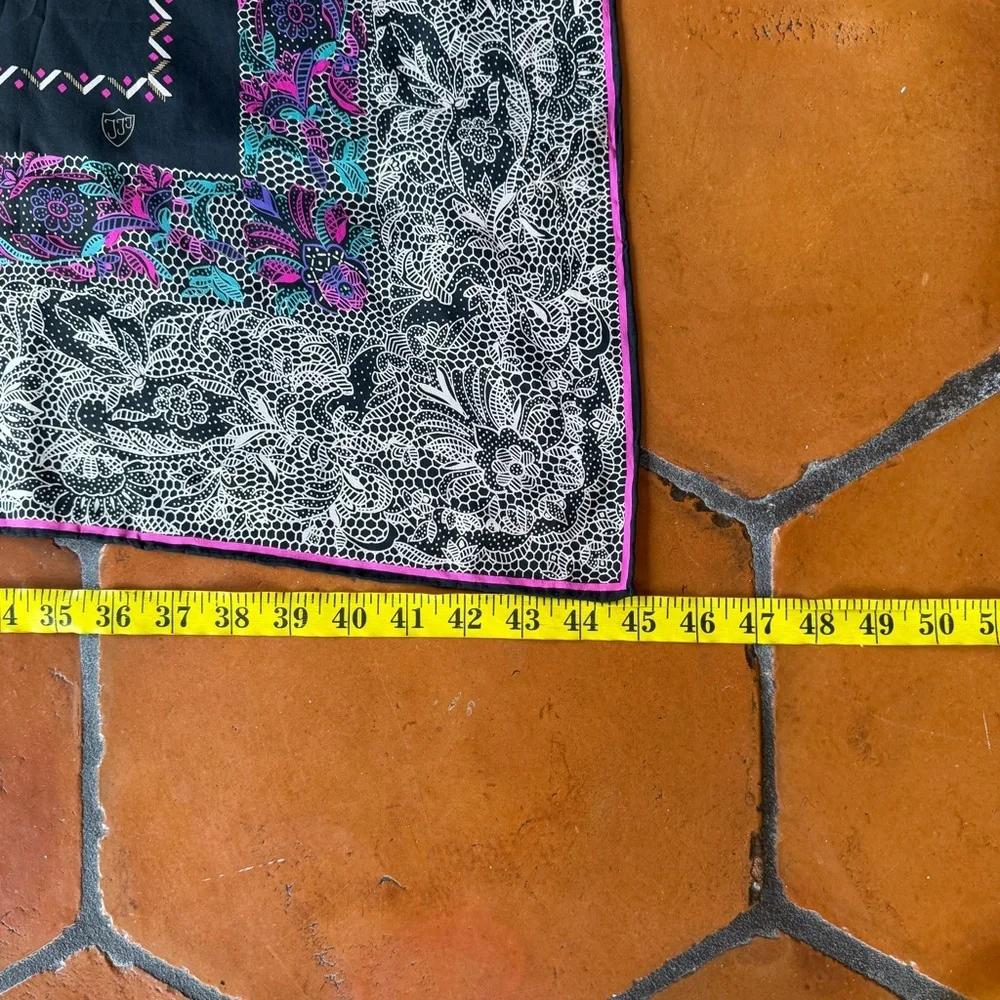 VINTAGE LUXURIOUS FLORAL BIRD SHAWL SCARF HAND ROLLED OLD MONEY COCKTAIL PARTY